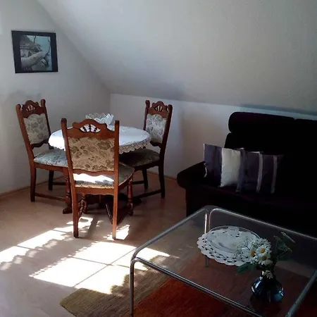 2 Klausdorf (Vorpommern-Rugen)