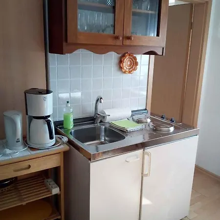 2 * Klausdorf (Vorpommern-Rugen)