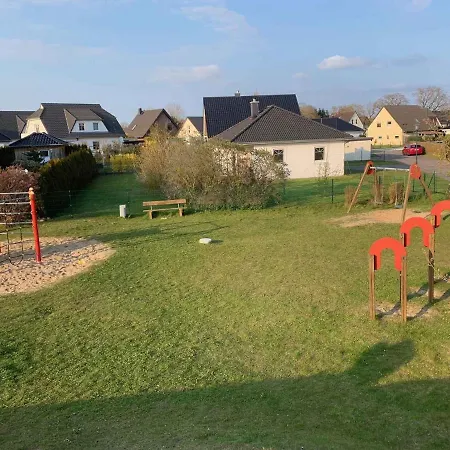 2 Klausdorf (Vorpommern-Rugen)